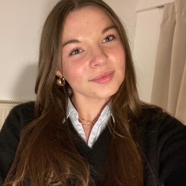 Babysitter in Poitiers: Juliette