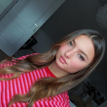 Babysitter in Flines-lez-Raches: Ellie