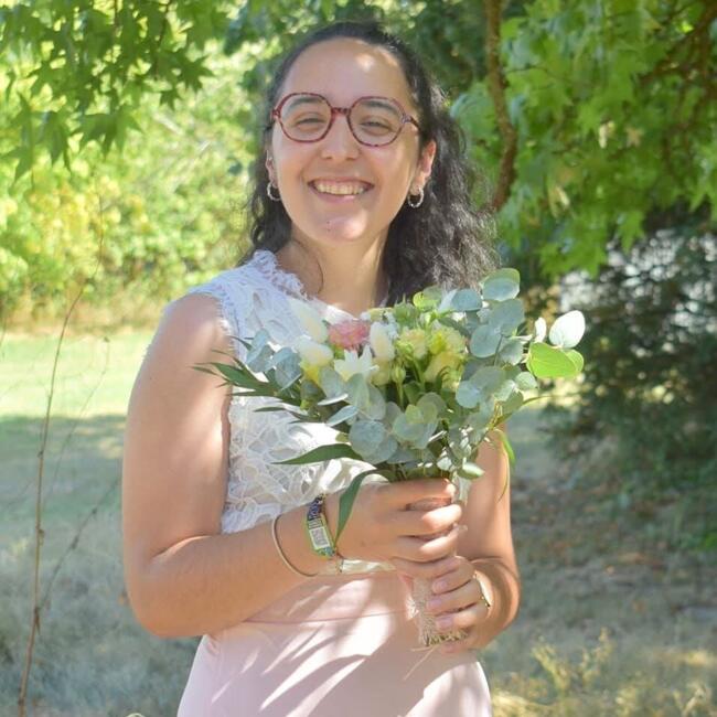 Babysitter in Ferrière-sur-Beaulieu: Amandine