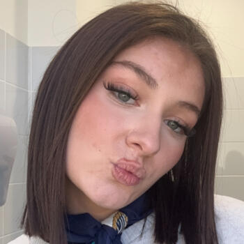 Babysitter in Joyeuse: Nina