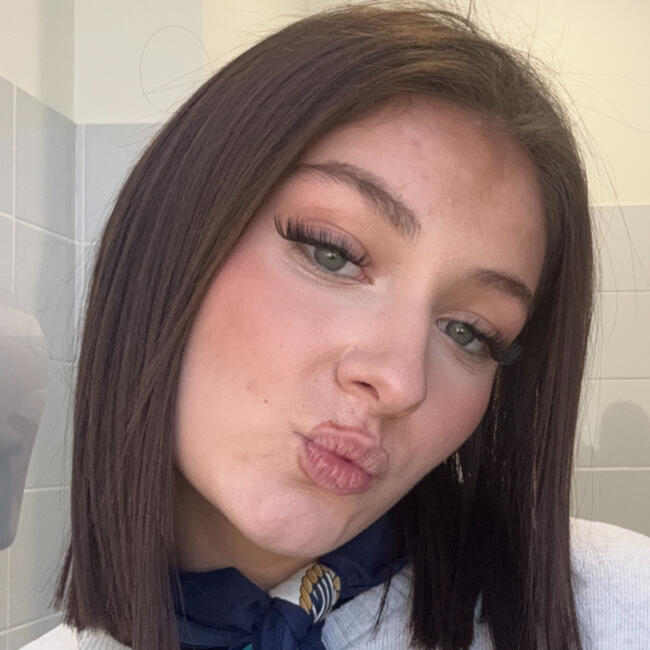 Babysitter in Joyeuse: Nina