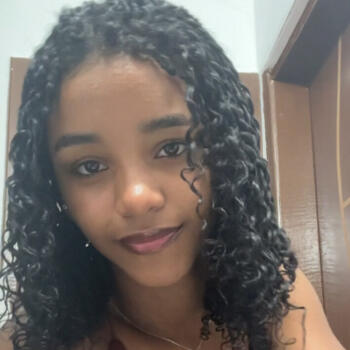 Babysitter in Salvador: Emanuelle Silva Santos