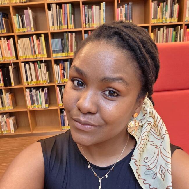 Nanny in Strassen: Lee