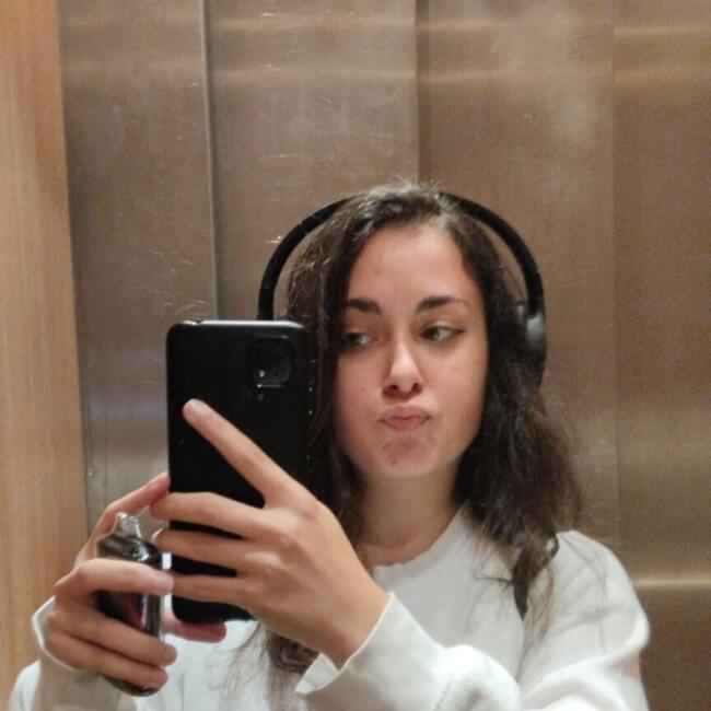 Babysitter in Meudon: Maelle