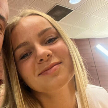 Babysitter in Moulins: Lea