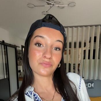Babysitter in Preignan: Laura