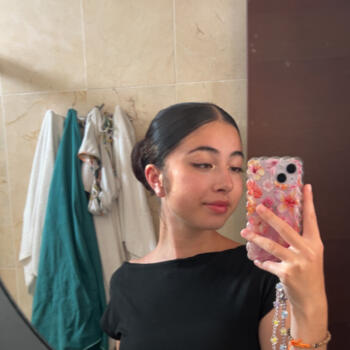 Babysitter in Argences: Norah