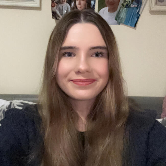 Babysitter in Pentre Maelor: Angel jones