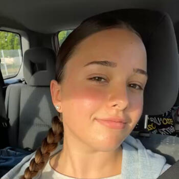 Babysitter in Saint-Sylvestre-sur-Lot: Camille