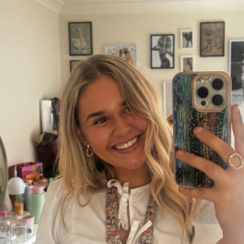 Babysitter in Sydney: Isabella