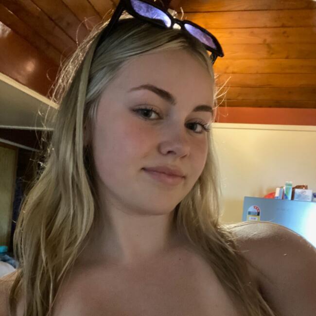 Babysitter in Woodend: Abigail