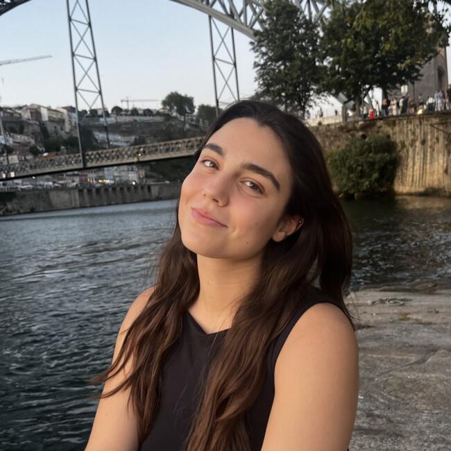 Babysitter in Murtosa: Inês