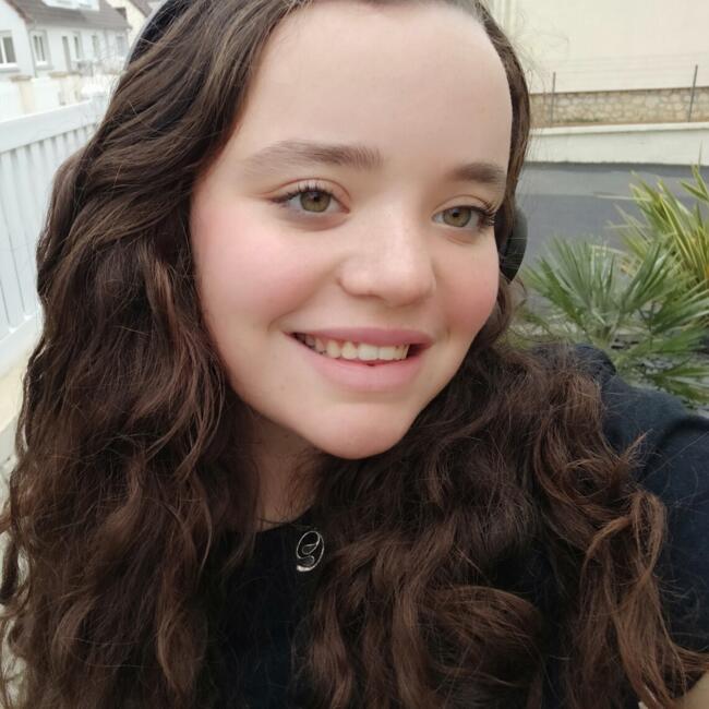 Babysitter in Giberville: Joana