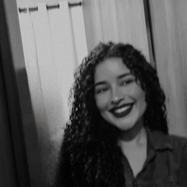 Babá em Santa Luzia: Alessandra