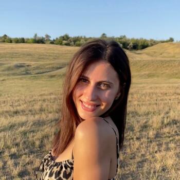 Bonă în Бэлць: Sanda