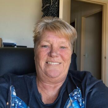 Babysitter in Stawell: Angela