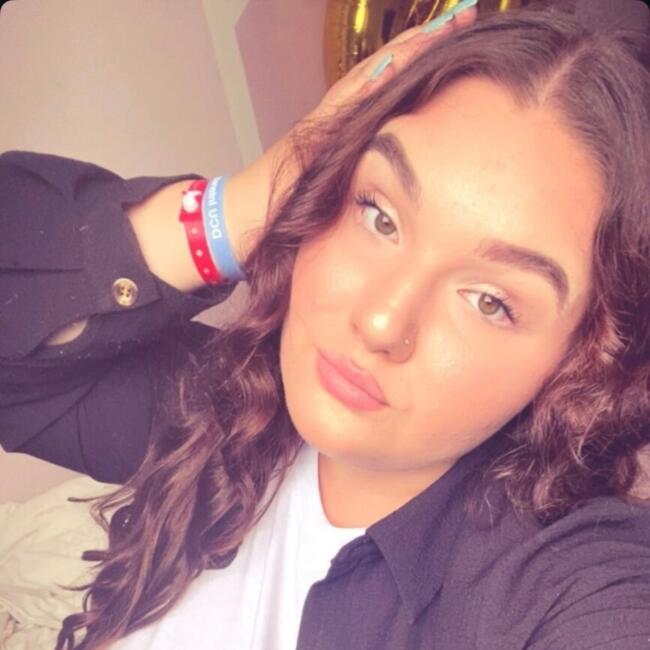 Babysitter in Saint-Ouen-de-Thouberville: Shana