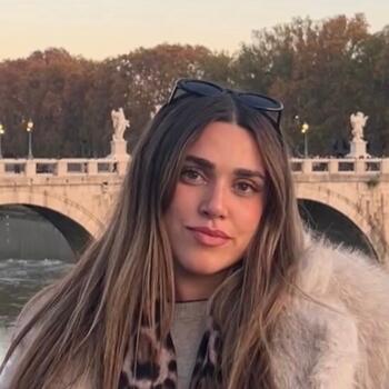 Nanny Rincón de la Victoria: Lucía Alonso