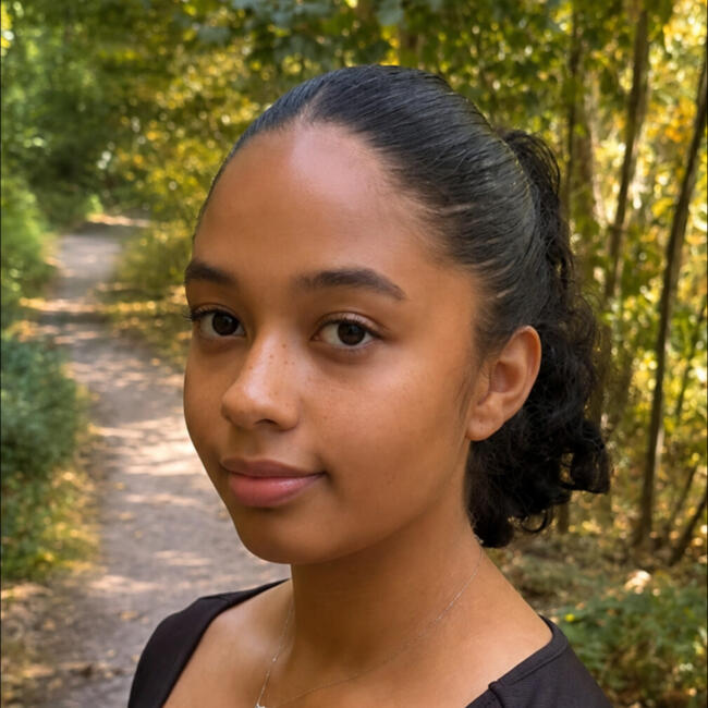 Babysitter in Mons: Laura