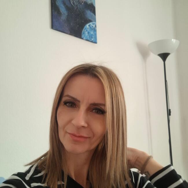 Babysitter in Budapest: Bella