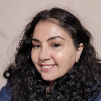 Babysitter in Picuí: Hozanira