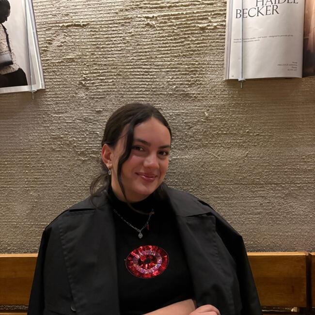 Babysitter in Nicosia: Niki