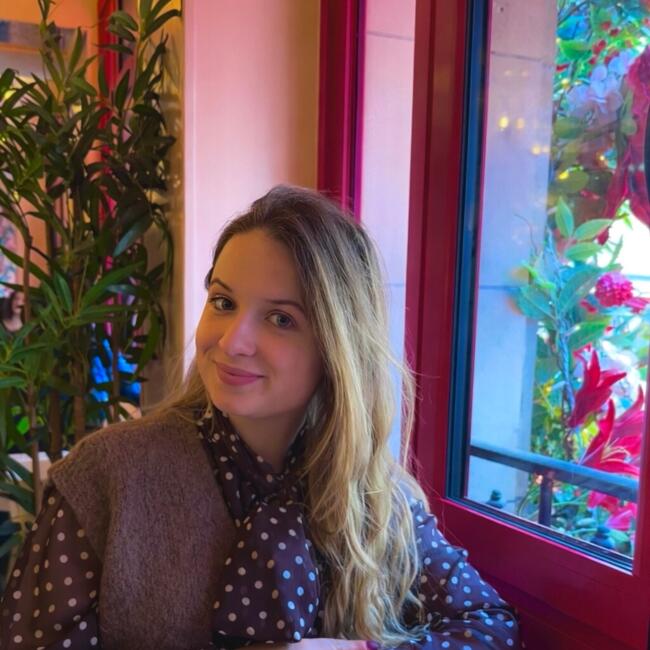 Babysitter in Vaux-sur-Vienne: Louane