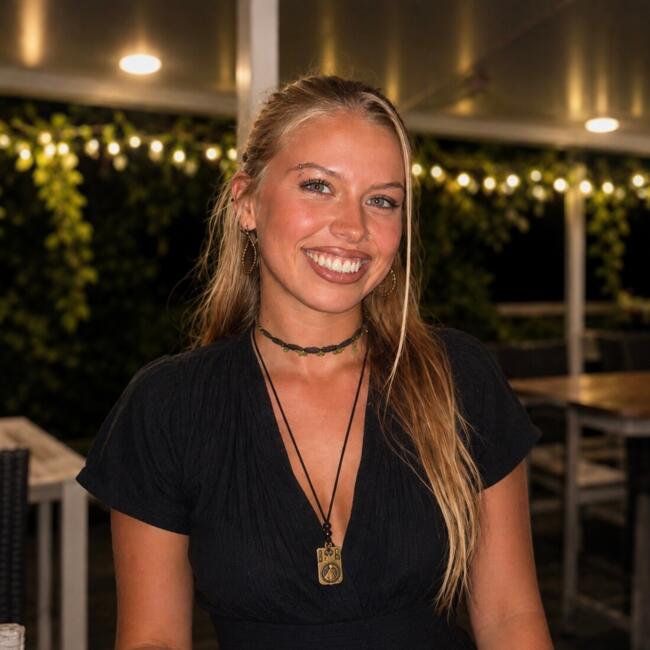 Babysitter in Gold Coast: Mia