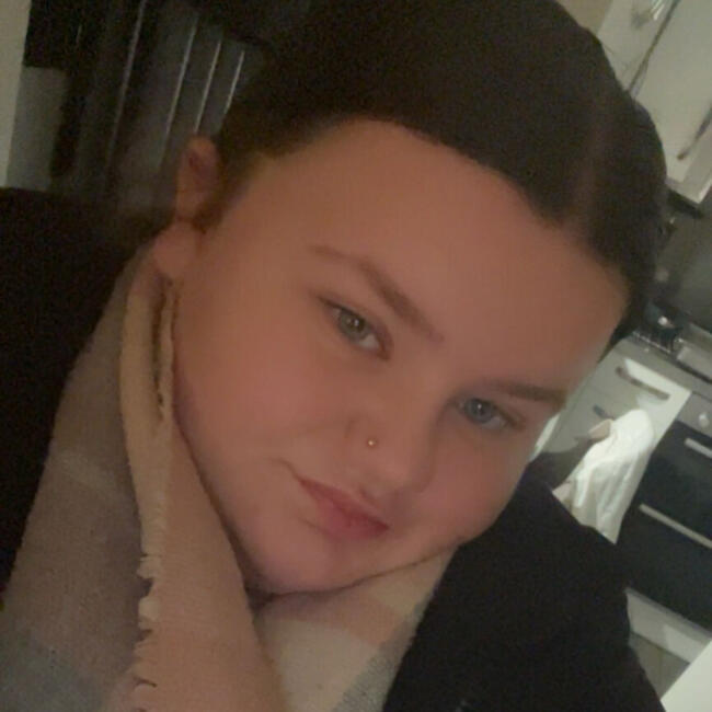 Babysitter in Birmingham: Demi leah