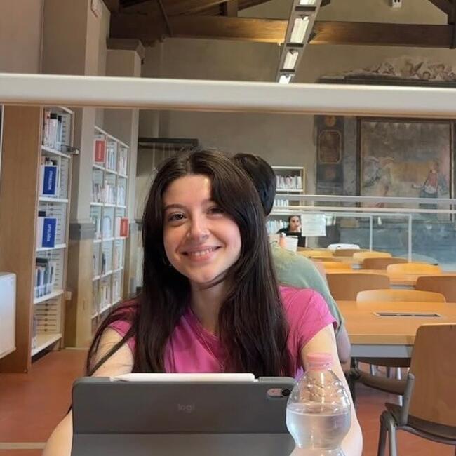 Babysitter in Campi Bisenzio: Giulia