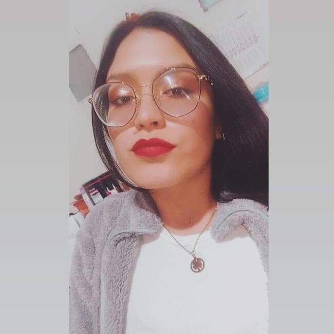 جليسة أطفال في دبي: Laura