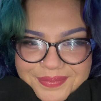 Babysitter in Ventura: Desirae