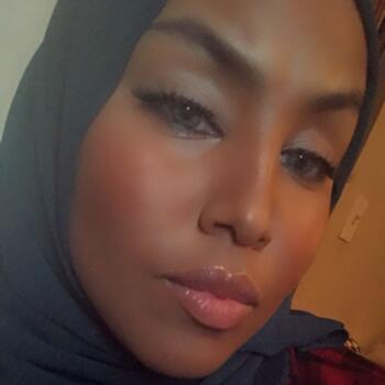 Babysitter in Edmonton: Muna