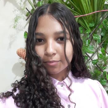 Babysitter in Lagoa da Canoa: Laura Kelly