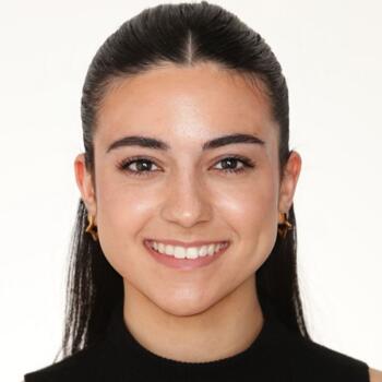 Babysitter in Canals: Elena