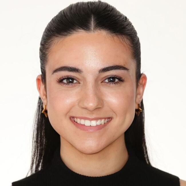 Babysitter in Canals: Elena