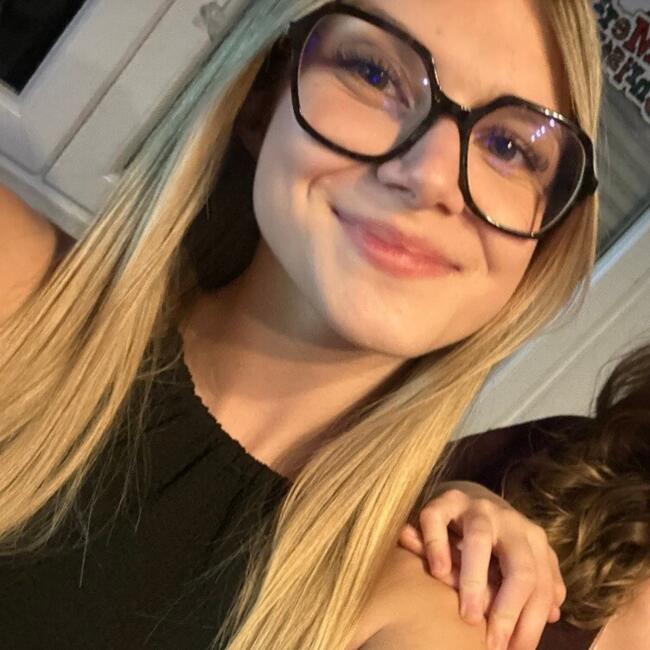 Babysitter in Hochfelden: Emeane