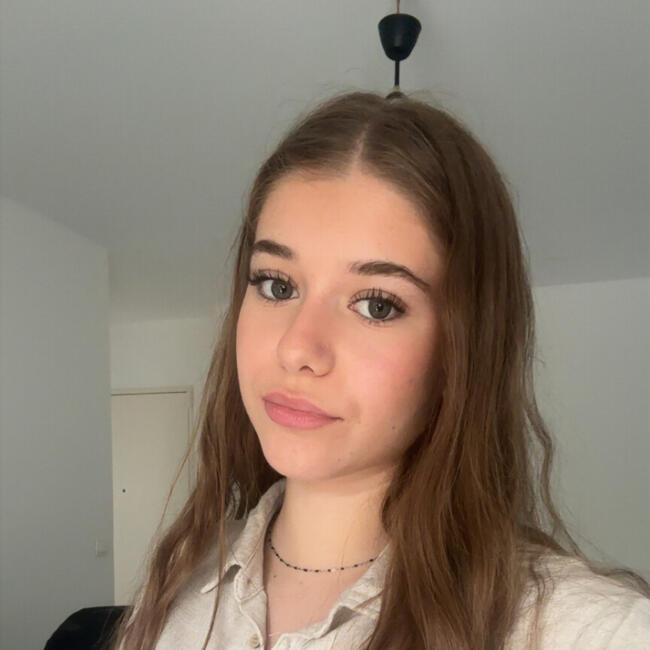 Baby-sitter à Bormes-les-Mimosas: Elena