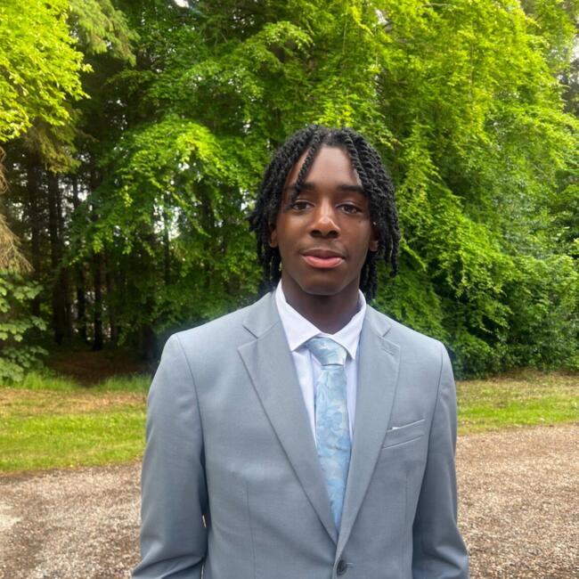 Babysitter in Blackburn (Aberdeenshire): Chukwuyem