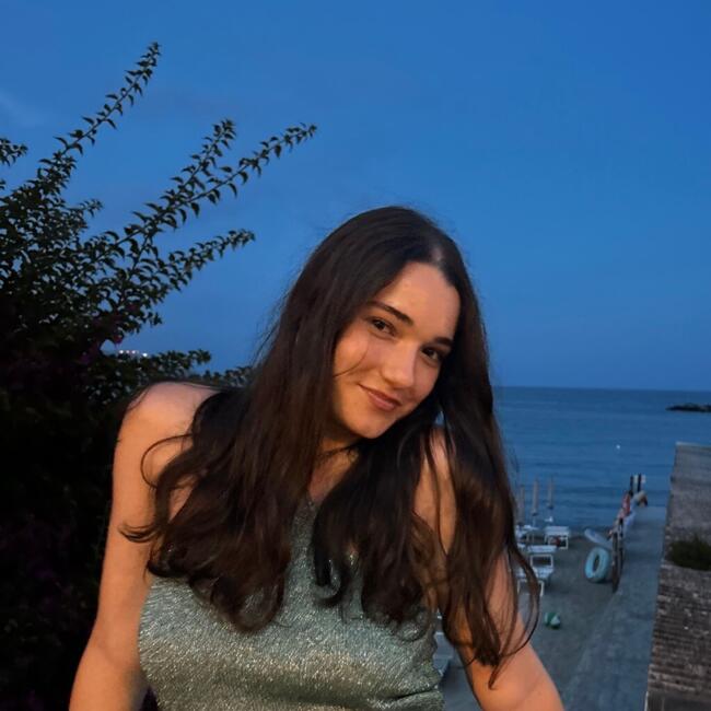 Babysitter in Southall: Arianna