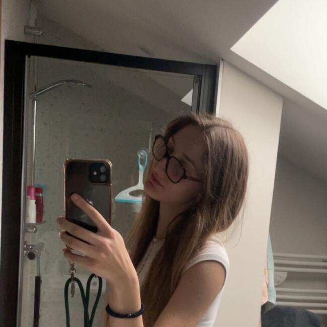 Babysitter in Sathonay-Village: Margaux