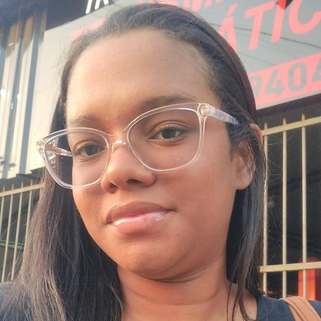 Babá em Queimados: Ana