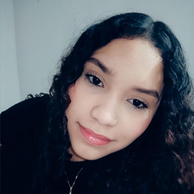 Niñera en Dos Quebradas: Leah