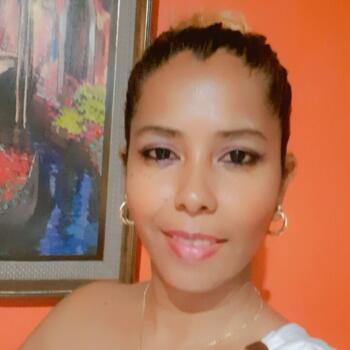 Babysitter in Panama City: Mayra