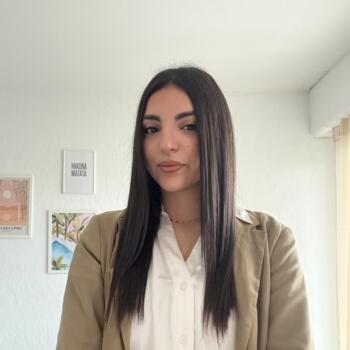 Babysitter in Mauguio: Mariya