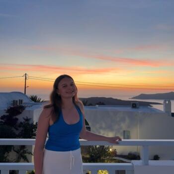 Babysitter in Newcastle: Alexis