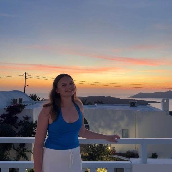 Babysitter in Newcastle: Alexis