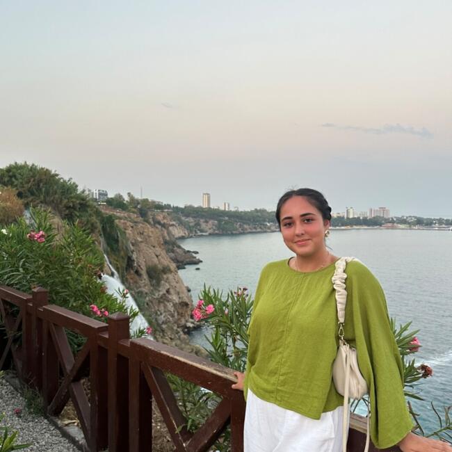 Babysitter in Vénissieux: Zeyneb