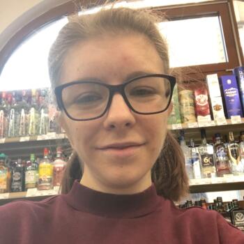 Babysitter in Budapest: Tekla