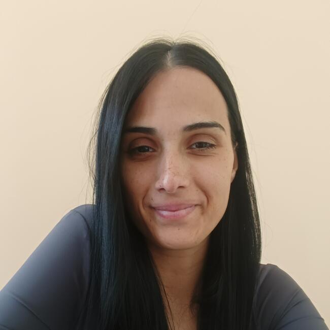 Babysitter στην περιοχή Διώνη: Ηρω